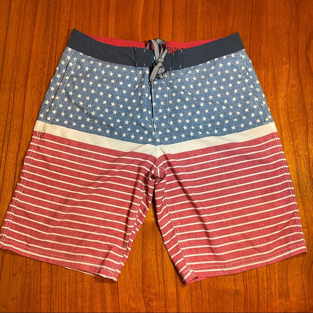 Mossimo USA American flag board shorts men’s 34